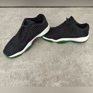 Jordan Future Low Black‎ Gs, Size 7Y Black